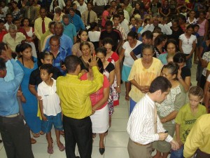 Momento da unção com óleo e oração