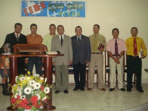 Militares da Capelania Evangélica da 4ª CIPM, ao centro, Pastor Salvador