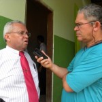 Radialista Eliezer entrevistando Pr. Pedro