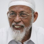 Polícia da Indonésia prende clérigo radical Abu Bakar Bashir 