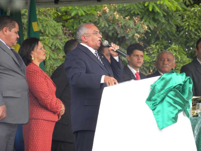 ARAGUATINS: Pastor Ribamar participa da cerimônia de posse do prefeito Lindomar Madalena