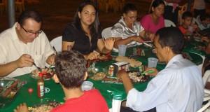 ARAGUATINS: Junto com professores, superintende da EBD da AD promove jantar de confraternização