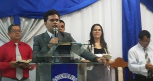 Mais uma quarta de adoração aconteceu na congregação Monte Horebe em Araguatins; milagres foram registrados.