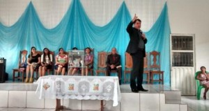 ARAGUATINS: Pastor Marcos Rodrigues ministrou na Tarde da Benção