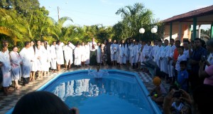 ARAGUATINS: Assembleia de Deus CIADSETA promove batismo nas águas.