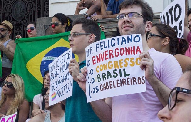 Manifestantes protestam contra eleição de Marco Feliciano para comissão de direitos humanos