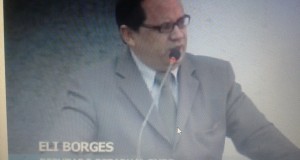 Vídeo: Dep. Eli usa a tribuna e ataca a perseguição religiosa da Prefeitura de Araguaína contra os evangélicos