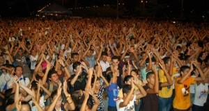 PALMAS (TO): Marcha para Jesus reúne mais de 10 mil evangélicos. Assista o vídeo.