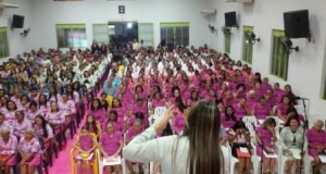 ARAGUAÍNA: Cantora Railda cumpre agendas em Confraternizações na cidade de Araguaína.