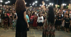 ARAGUATINS: Assembleia de Deus realizou grande evento com  a presença da Cantora Tangela.