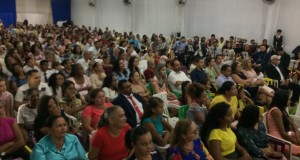ARAGUATINS: Culto da virada reuniu centenas de fiéis, que receberam o ano novo na presença do Senhor