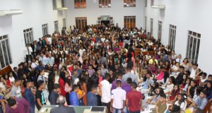AUGUSTINÓPOLIS: Juventude assembleiana realiza noite de louvor e adoração
